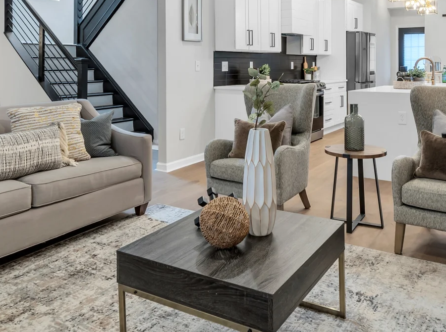 Spacious-Living-room-Dinning-room-with-accent-walls-and-interior-design