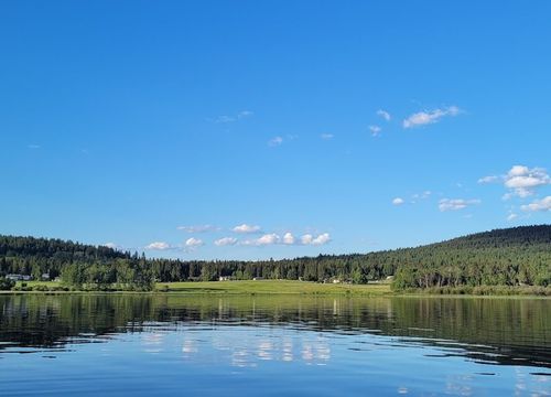 Boating-on-Horse-Lake-BC-100-Mile-House
