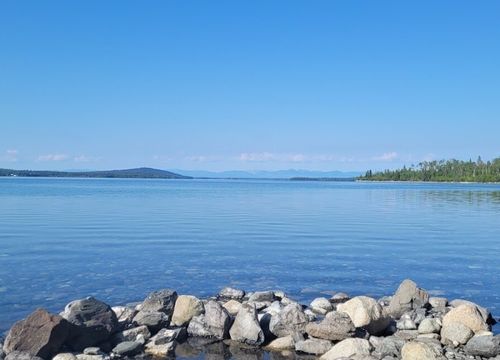 Turquiose-waters-on-Green-Lake-BC