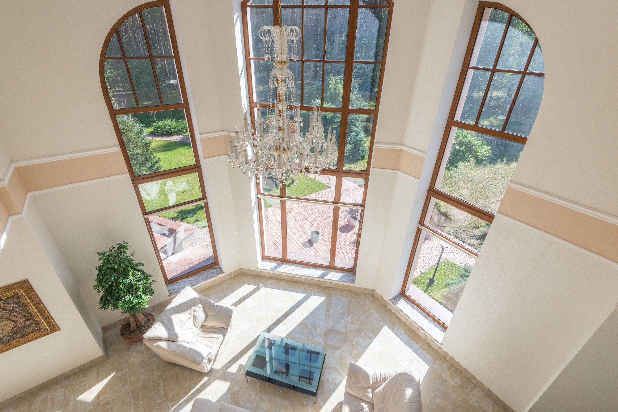 <span>2</span>LUXURY