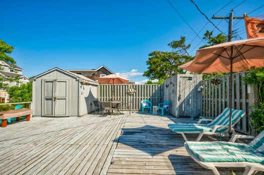 009-467694-14NCrescentDr-11_13491427