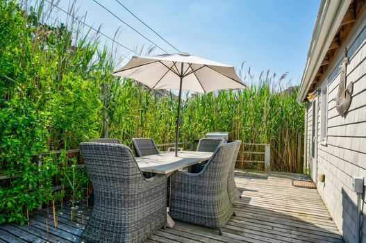 012-467694-14NCrescentDr-14_13491430