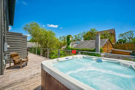 017-466090-820EvergreenWalk-16_13423970