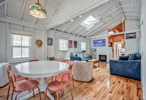 021-466826-296CottageWalk-21_13453514