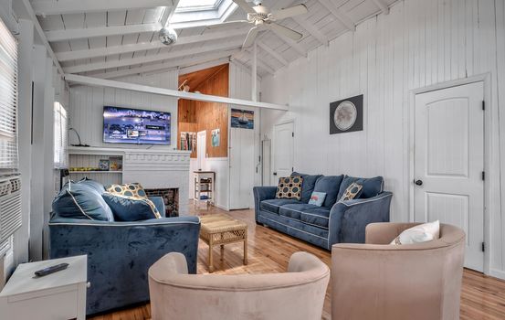 025-466826-296CottageWalk-25_13453521