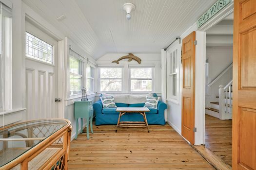 028-467694-14NCrescentDr-27_13491444