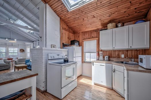 031-466826-296CottageWalk-31_13453533