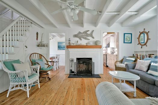 031-467694-14NCrescentDr-30_13491448