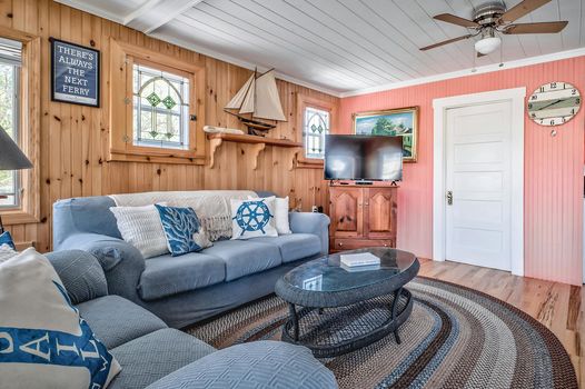 038-466090-820EvergreenWalk-37_13423993