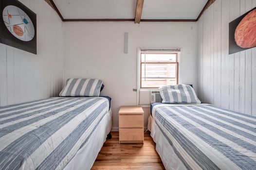 043-466826-296CottageWalk-43_13453554