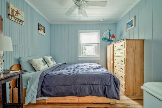 1st Floor Bedroom with Queen Bed