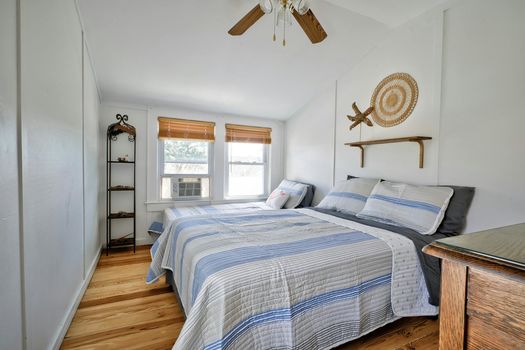 054-467694-14NCrescentDr-53_13491473