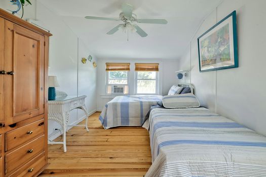 059-467694-14NCrescentDr-58_13491481