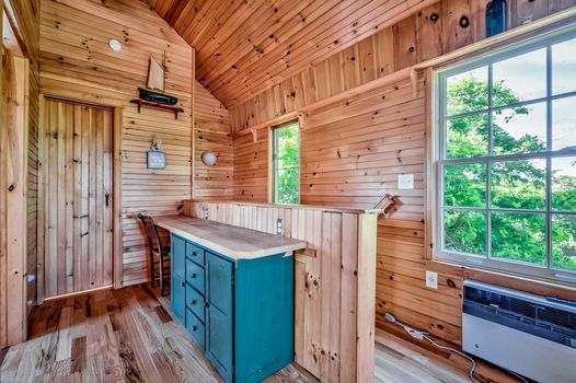 061-466090-820EvergreenWalk-60_13424019