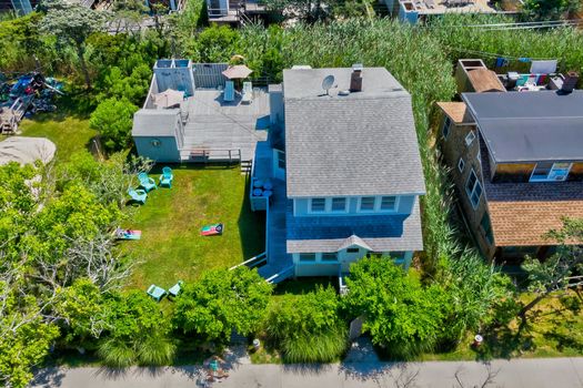 063-467694-14NCrescentDr-62_13491486