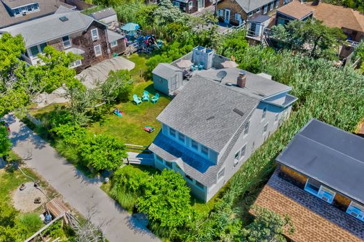 065-467694-14NCrescentDr-64_13491488