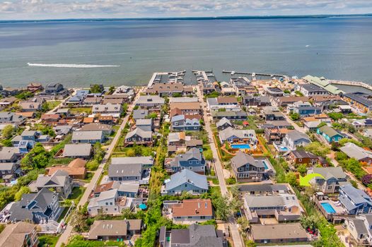 070-466826-296CottageWalk-70_13453612