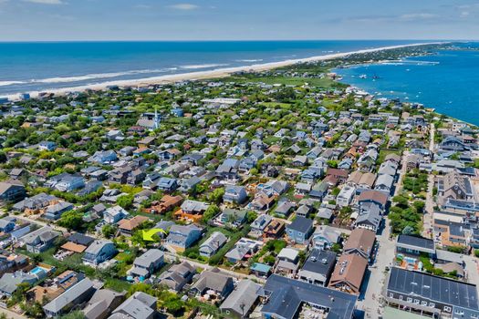 070-467694-14NCrescentDr-69_13491494