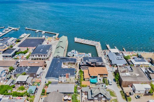 079-467694-14NCrescentDr-78_13491504