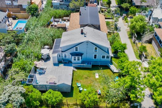 081-467694-14NCrescentDr-80_13491507