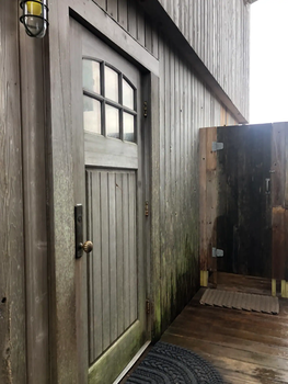 Bay Front Upper Level Cottage 47E 12