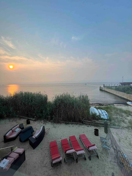 Bay Front Upper Level Cottage 47E 19