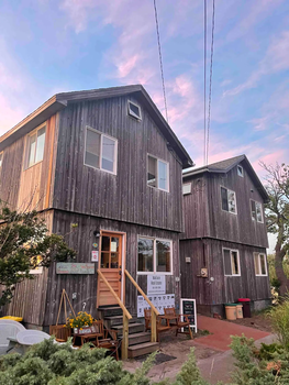 Bay Front Upper Level Cottage 47E 4