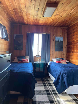 Bay Front Upper Level Cottage 47E 8