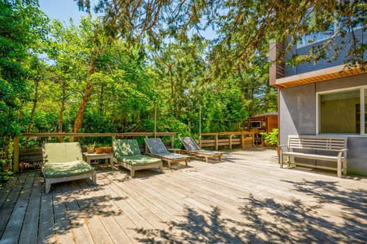 005-467010-58MidwayWalk-6_13463385