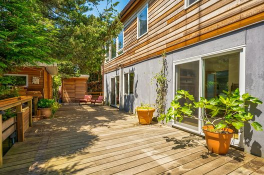 006-467010-58MidwayWalk-10_13463286