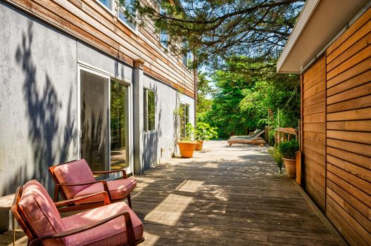 011-467010-58MidwayWalk-15_13463295