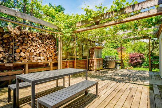 015-467010-58MidwayWalk-19_13463299