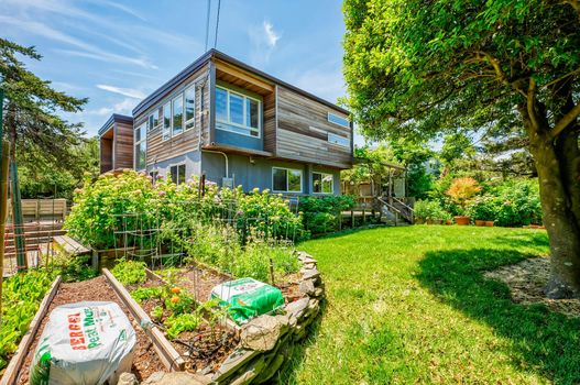 024-467010-58MidwayWalk-26_13463307