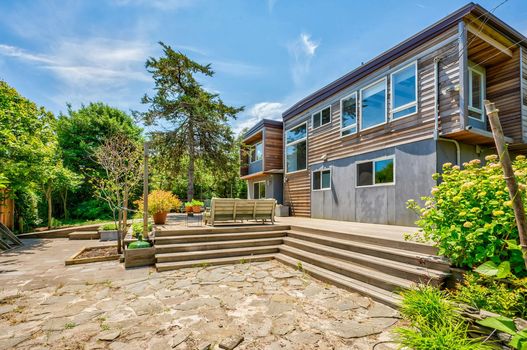 025-467010-58MidwayWalk-27_13463308