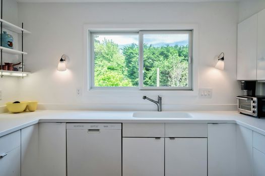 041-467010-58MidwayWalk-41_13463331