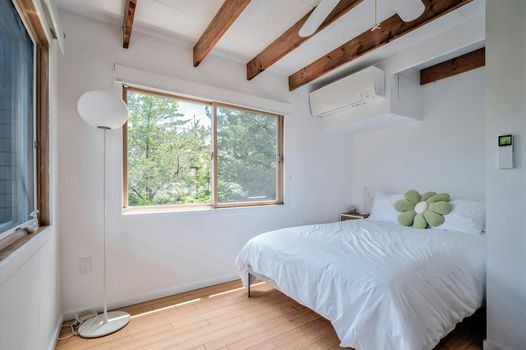 050-467010-58MidwayWalk-50_13463358