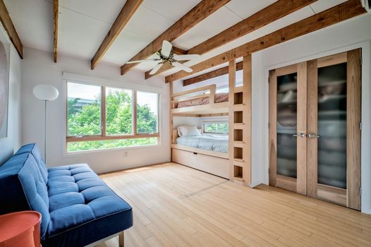 055-467010-58MidwayWalk-55_13463371