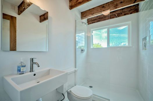 056-467010-58MidwayWalk-56_13463374