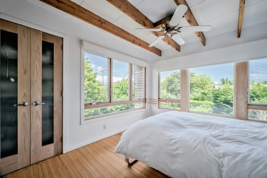 057-467010-58MidwayWalk-57_13463377