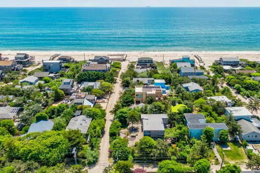 062-467010-58MidwayWalk-62_13463388