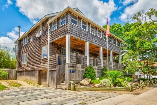 052-417687-639OceanBreezeWalkUpD-2_12575078