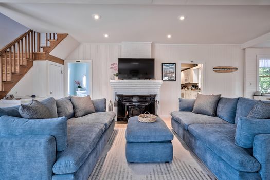 054-417687-639OceanBreezeWalkUpD-21_12575080