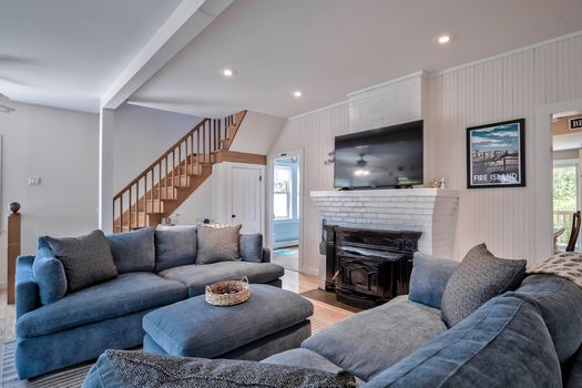 056-417687-639OceanBreezeWalkUpD-23_12575084