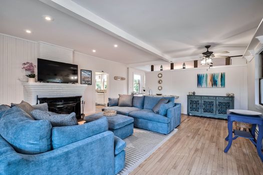 057-417687-639OceanBreezeWalkUpD-24_12575086