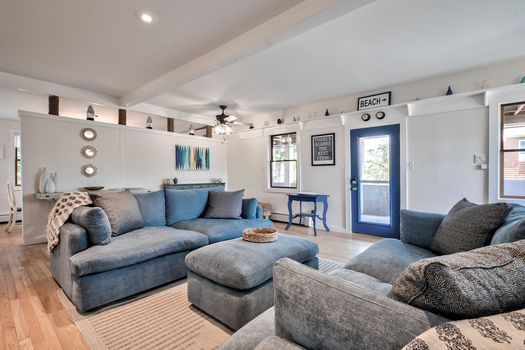 058-417687-639OceanBreezeWalkUpD-25_12575087