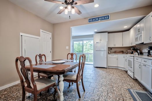 065-417687-639OceanBreezeWalkUpD-31_12575094