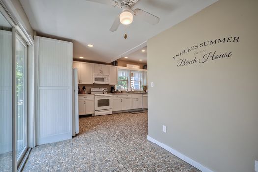 072-417687-639OceanBreezeWalkUpD-38_12575101