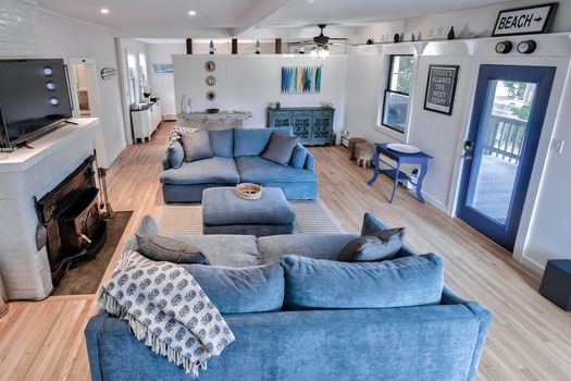 075-417687-639OceanBreezeWalkUpD-40_12575104