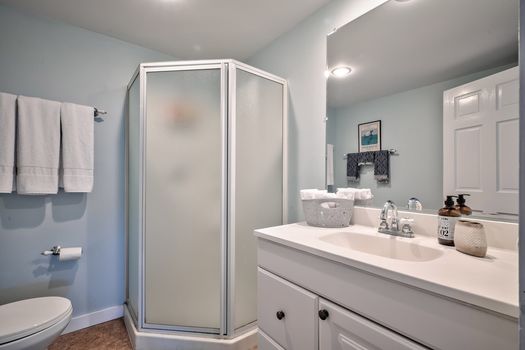 086-417687-639OceanBreezeWalkUpD-50_12575119