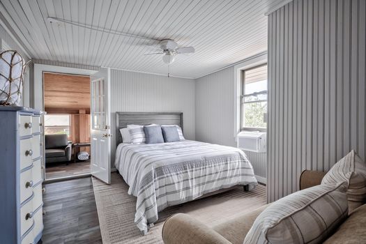 087-417687-639OceanBreezeWalkUpD-51_12575121